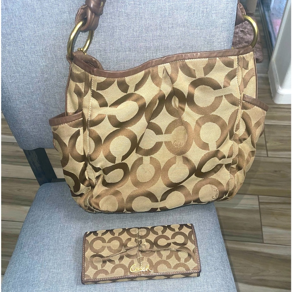 Coach Bag Soho Signature Brown Leather Pleated Shoulder Bag w/ Matching Wallet